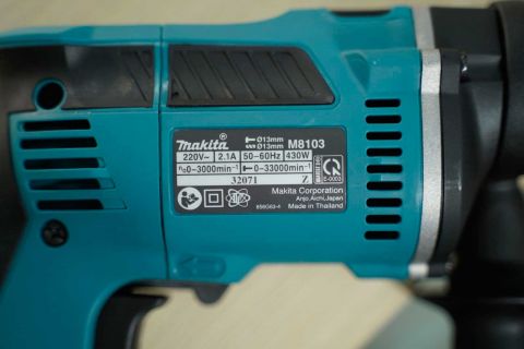 Máy khoan búa 26 phụ kiện Makita M8103KX2B